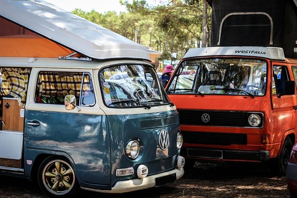 Location voiture 7 places : partez à la découverte en famille !